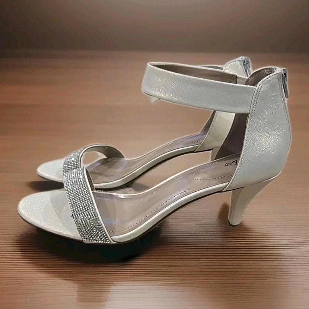 Style & Co Cream Gold Rhinestone Ankle Strap Heels Sandals Size 12M Dress Shoes - Picture 4 of 11